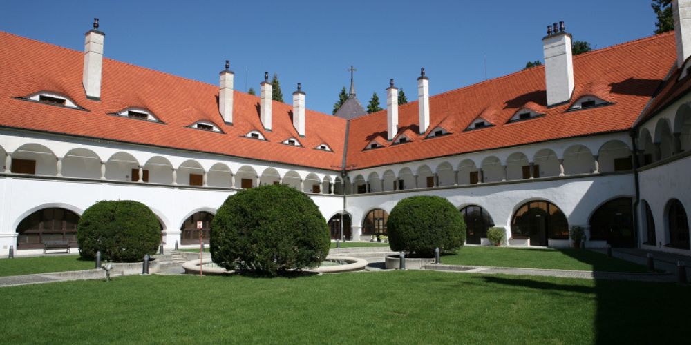 ZAMOK TOPOLCIANKY